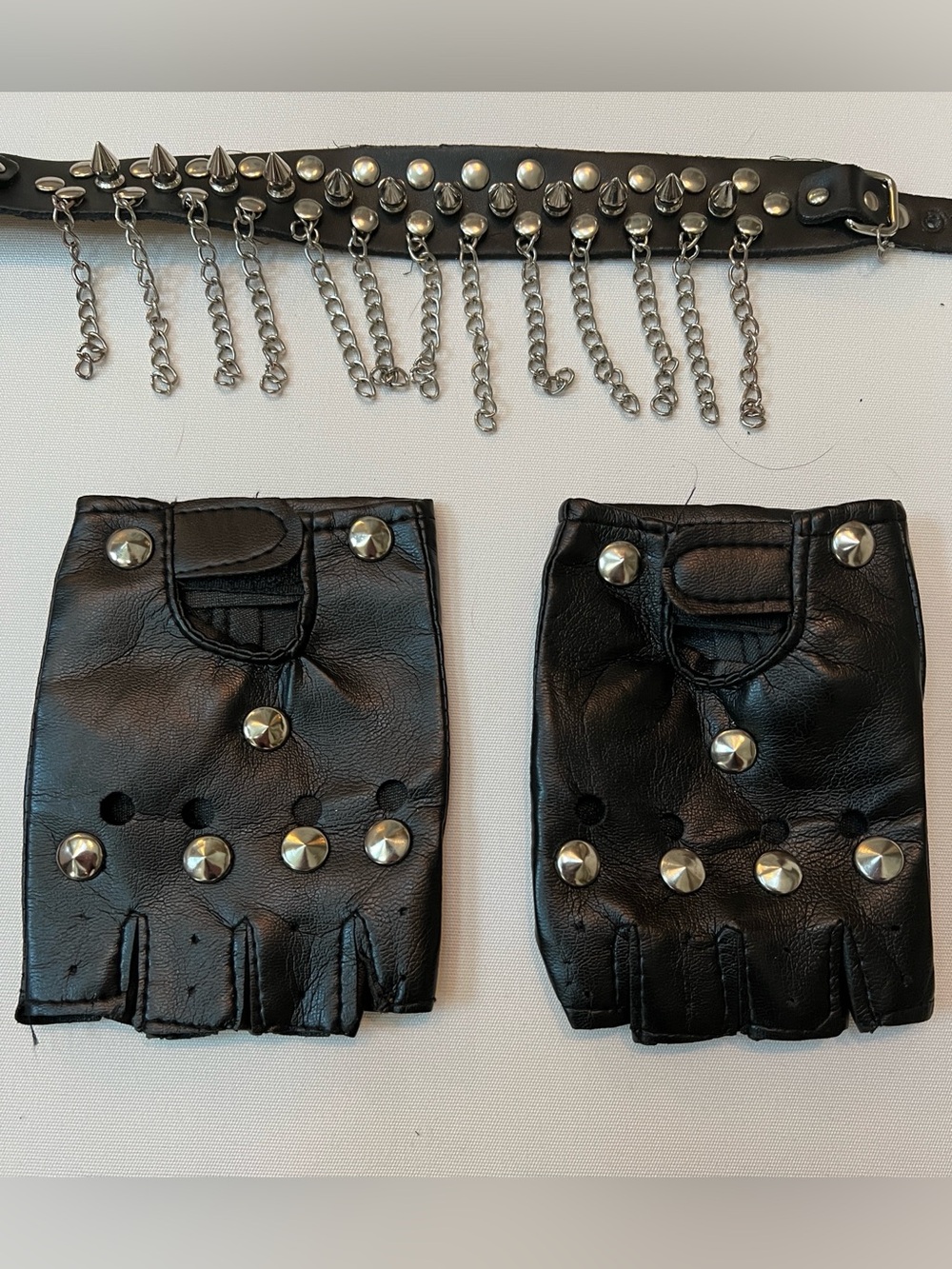 Black Studded Wristbands Fingerless Moto Gloves and Chained Spiked Dog Collar - Picture 6 of 14